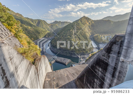 池原ダム余水吐からの風景 95986233