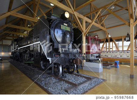 長浜鉄道スクエア 北陸線電化記念館に展示されているD51(滋賀県長浜市) 長浜鉄道スクエア 北陸線電化記念館に展示されているD51(滋賀県長浜市) 95987668
