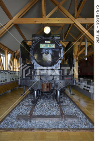 長浜鉄道スクエア 北陸線電化記念館に展示されているD51(滋賀県長浜市) 長浜鉄道スクエア 北陸線電化記念館に展示されているD51(滋賀県長浜市) 95987675