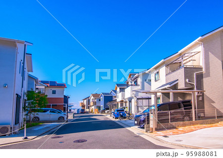 電柱の無い新築住宅街 95988081