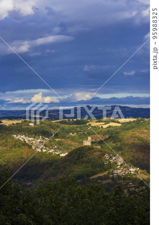 Castle and village in Najac, Aveyron, Southern France 95988325