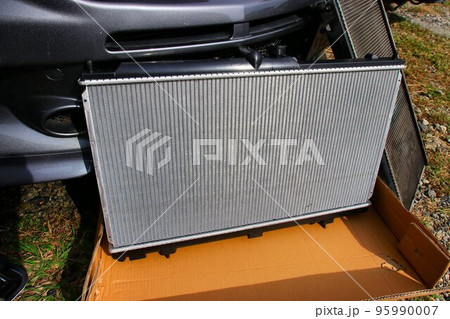 冷却水漏れ発生!! ラジエター交換で修理完了♪ 冷却水漏れ発生!! ラジエター交換で修理完了♪ 95990007