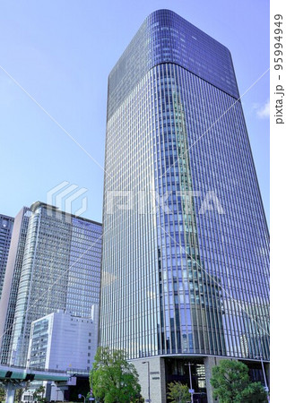 大阪・中之島フェスティバルタワー全景 大阪・中之島フェスティバルタワー全景 95994949