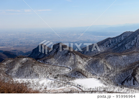 群馬県　高崎市　冬　榛名富士山頂駅からの展望 95996964