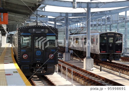 長崎本線YC1系・817系(長崎駅) 長崎本線YC1系・817系(長崎駅) 95998691