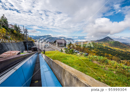 《長野県》志賀高原 横手山からの紅葉風景 横手山スカイレーター 《長野県》志賀高原 横手山からの紅葉風景 横手山スカイレーター 95999304