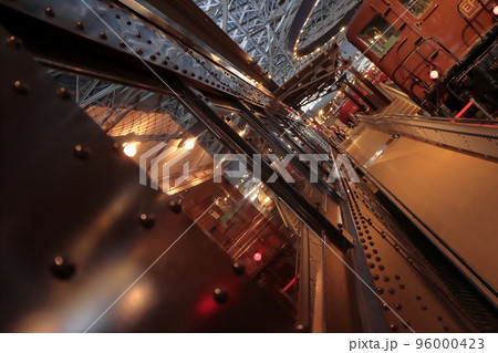 国内初の鋼製客車オハ31系客車(大宮鉄道博物館) 96000423