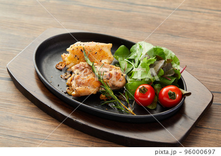 チキングリル とりのガーリックグリル チキンステーキ  チキングリル とりのガーリックグリル チキンステーキ  96000697