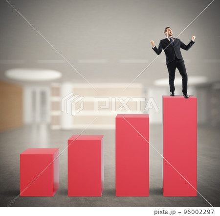 Successful businessman 96002297