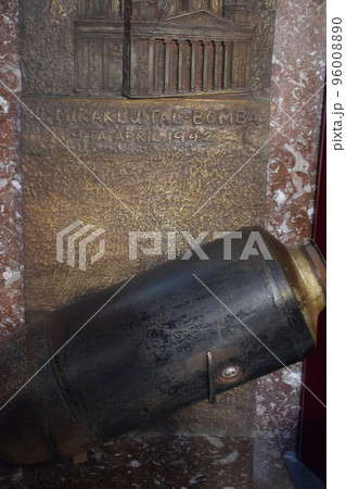 マルタ共和国 爆弾から逃れた奇跡の教会 モスタ ドーム 不発弾 (レプリカ) マルタ共和国 爆弾から逃れた奇跡の教会 モスタ ドーム 不発弾 (レプリカ) 96008890