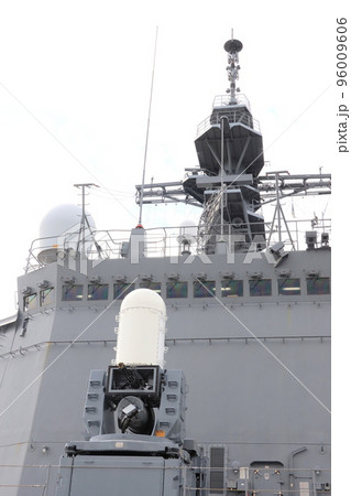 護衛艦の艦橋　ブリッジ　海上自衛隊 96009606