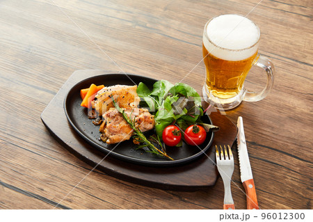 チキングリルとビール 鶏のガーリックグリル チキンステーキ  チキングリルとビール 鶏のガーリックグリル チキンステーキ  96012300