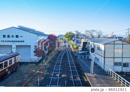 大間々駅 上り方面 わたらせ渓谷鉄道 初秋の風景 大間々駅 上り方面 わたらせ渓谷鉄道 初秋の風景 96012921