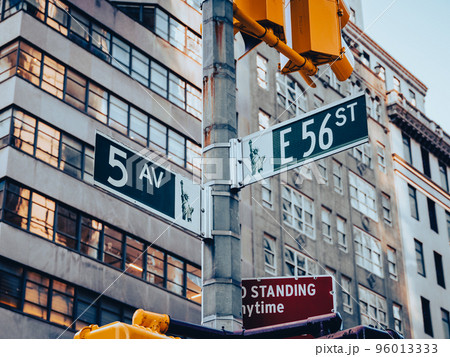 ニューヨーク　五番街 96013333