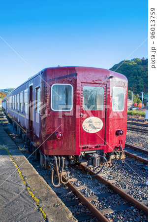 大間々駅 ヤマセミ号 わたらせ渓谷鉄道 初秋の風景 大間々駅 ヤマセミ号 わたらせ渓谷鉄道 初秋の風景 96013759