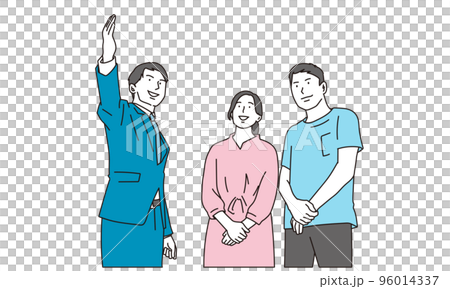 施設の案内を受ける夫婦	 96014337