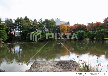 秋の旧南部氏別邸庭園 秋の旧南部氏別邸庭園 96014984