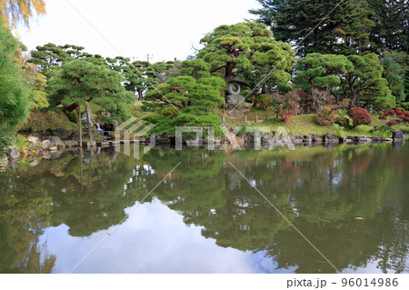 秋の旧南部氏別邸庭園 96014986