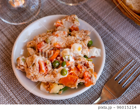 Banquet in restaurant - Spanish salad with potatoes, tuna, olives and egg Banquet in restaurant - Spanish salad with potatoes, tuna, olives and egg 96015214