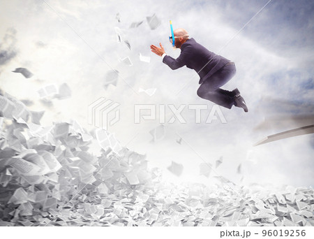 Businessman overworked 96019256