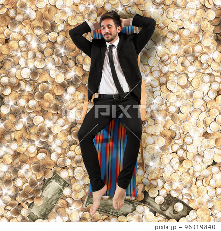Carefree businessman 96019840