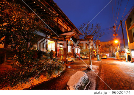 大分県別府市、竹瓦温泉の雪景色【1月冬】 大分県別府市、竹瓦温泉の雪景色【1月冬】 96020474