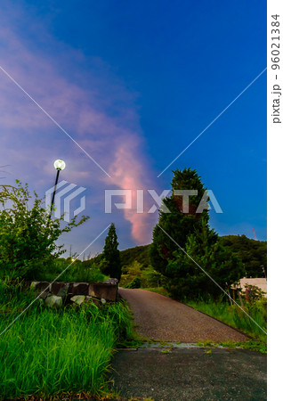 山手台北公園の夕焼け、宝塚市、8月5日、日本 山手台北公園の夕焼け、宝塚市、8月5日、日本 96021384