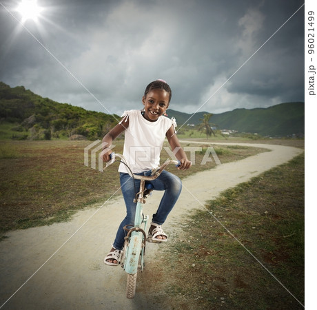 Bicycle of little girl 96021499