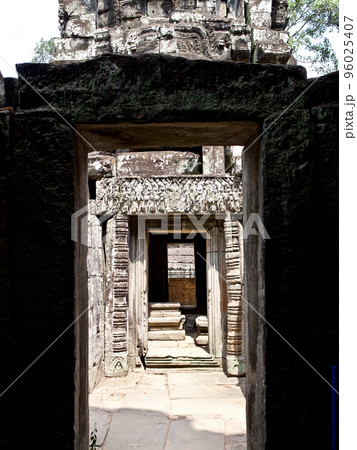 Architecture of ancient temple complex Angkor, Siem Reap 96025407