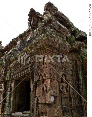 Architecture of ancient temple complex Angkor, Siem Reap 96025428