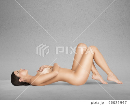 Sensual naked body 96025947