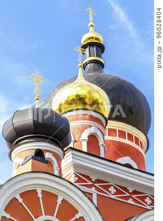Domes of the Cathedral of the Resurrection of Christ against the sky 96028404