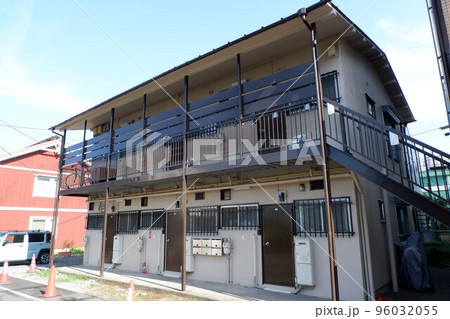 古いアパート 96032055
