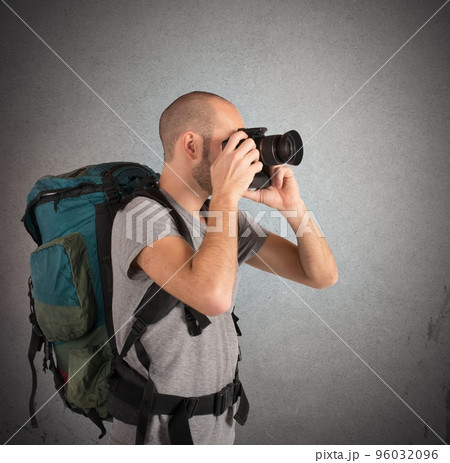 Explorer photographing landscapes Explorer photographing landscapes 96032096