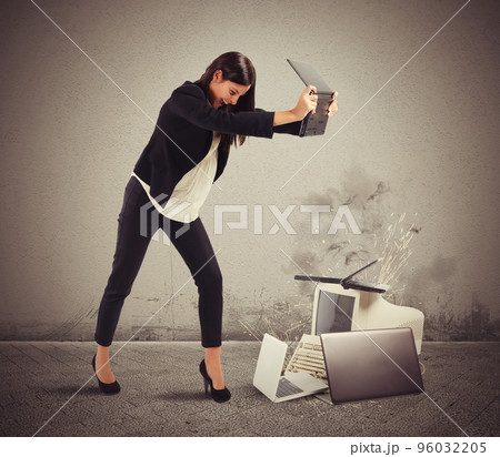 Furious businesswoman 96032205