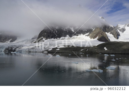 北極圏の風景 96032212