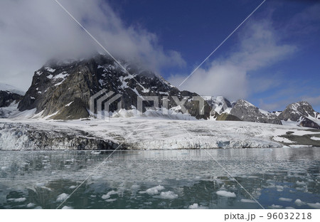 北極圏の風景 96032218