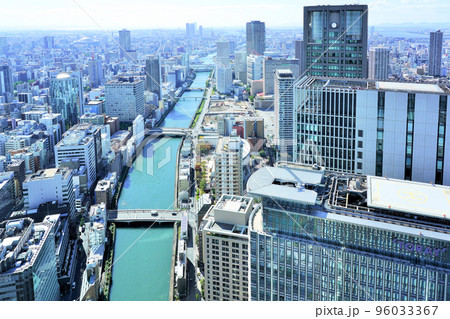 コンラッド大阪(フェスティバルタワー)から見た中之島高層ビル群 コンラッド大阪(フェスティバルタワー)から見た中之島高層ビル群 96033367
