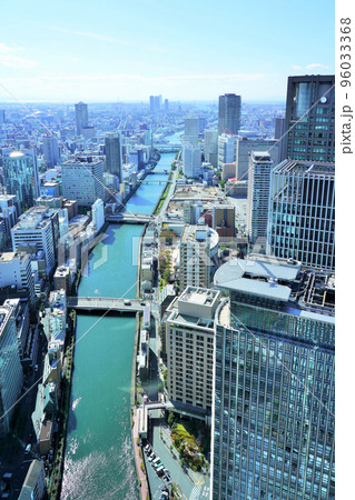 コンラッド大阪(フェスティバルタワー)から見た中之島高層ビル群 コンラッド大阪(フェスティバルタワー)から見た中之島高層ビル群 96033368