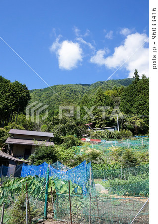 山の上の集落・古長屋【山梨県身延町】 96033416