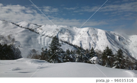 雪山 96035316