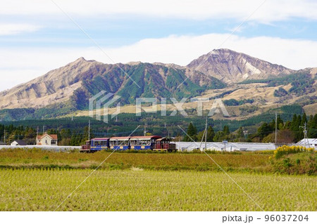南阿蘇鉄道のトロッコ列車 九州熊本の南阿蘇鉄道 南阿蘇鉄道のトロッコ列車 九州熊本の南阿蘇鉄道 96037204