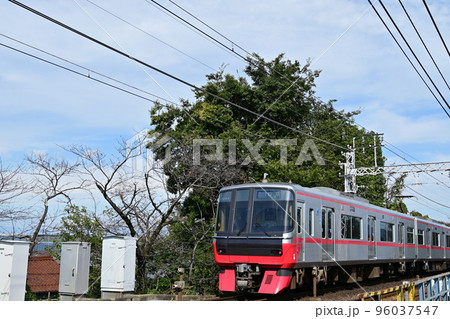 笠松駅付近を通過中の名鉄電車 笠松駅付近を通過中の名鉄電車 96037547