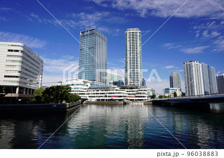 横浜駅東口周辺の風景 96038883
