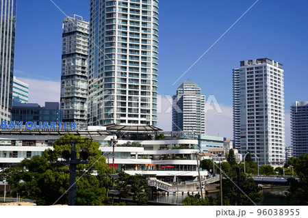 横浜駅東口周辺の風景 96038955