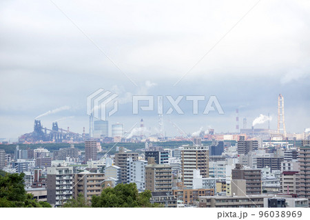大分市街地と臨海コンビナート 96038969