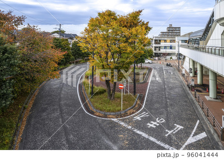 神奈川県藤沢市の都市風景　六会日大前駅 96041444