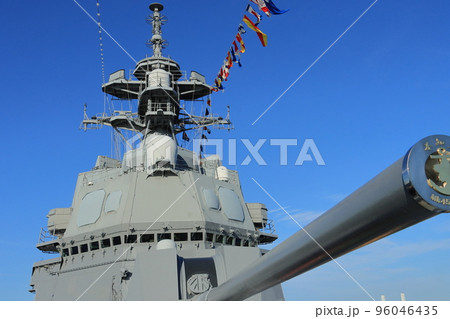 護衛艦の主砲と艦橋　自衛艦　海上自衛隊 96046435