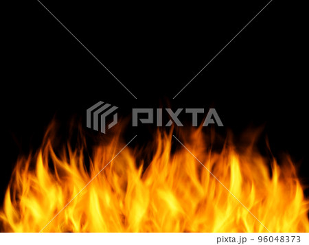 燃え盛る炎のエフェクト（黒背景） 96048373