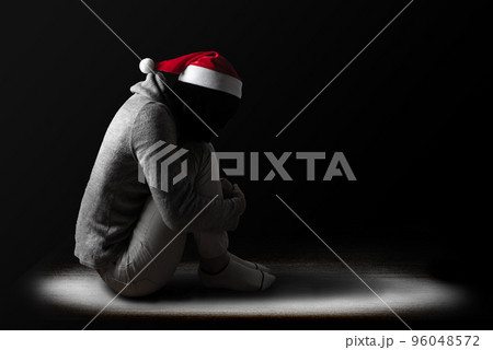 クリぼっち・ひとりぼっちのクリスマスのイメージ素材 クリぼっち・ひとりぼっちのクリスマスのイメージ素材 96048572